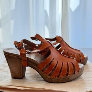 Dansko Randa Leather Clog Sandals - NWOT